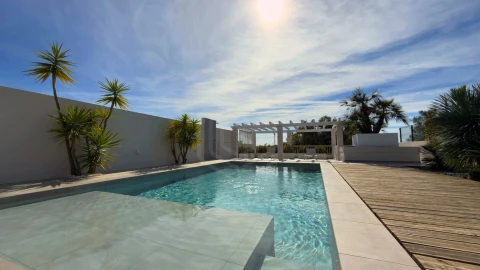 Moradia T4 para Venda em Quarteira