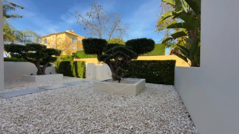 Moradia T4 para Venda em Quarteira