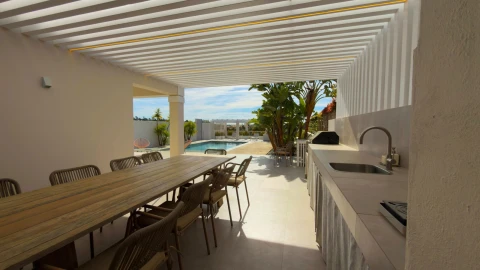 Moradia T4 para Venda em Quarteira