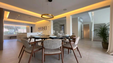 Moradia T4 para Venda em Quarteira