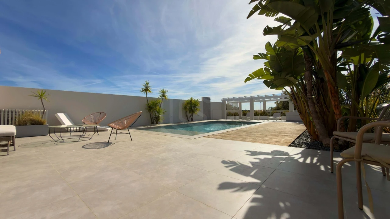 Moradia T4 para Venda em Quarteira Foto 28