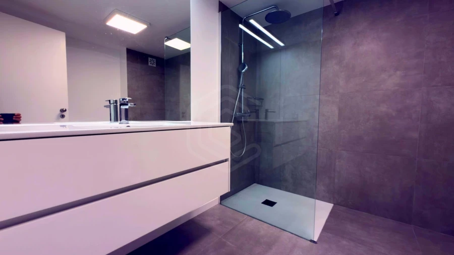 Moradia T4 para Venda em Quarteira Foto 21