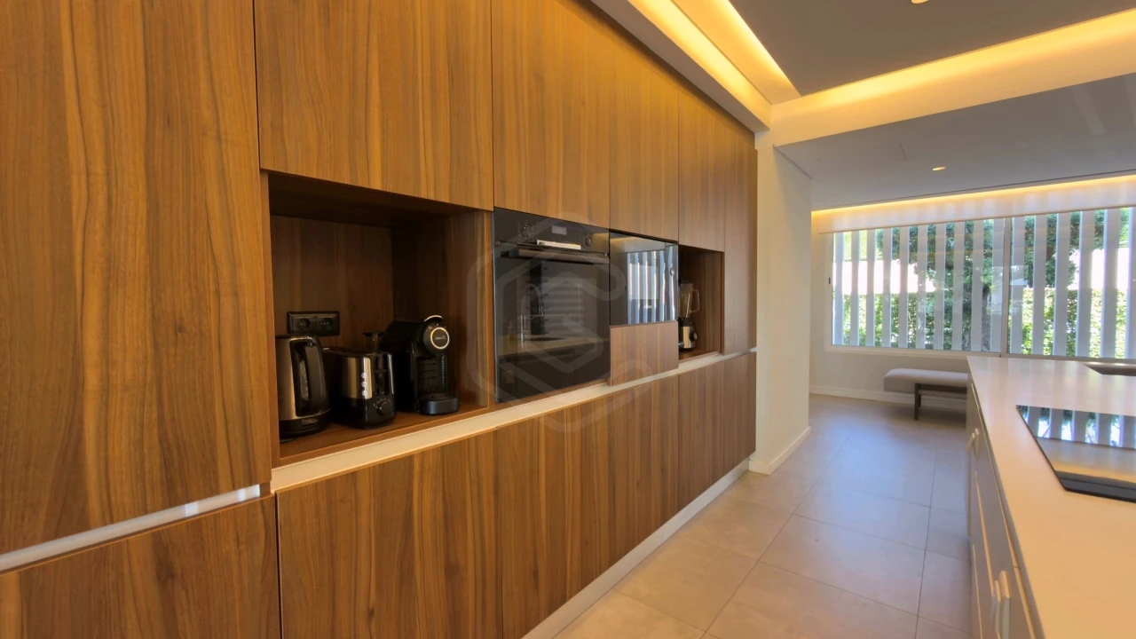 Moradia T4 para Venda em Quarteira Foto 10