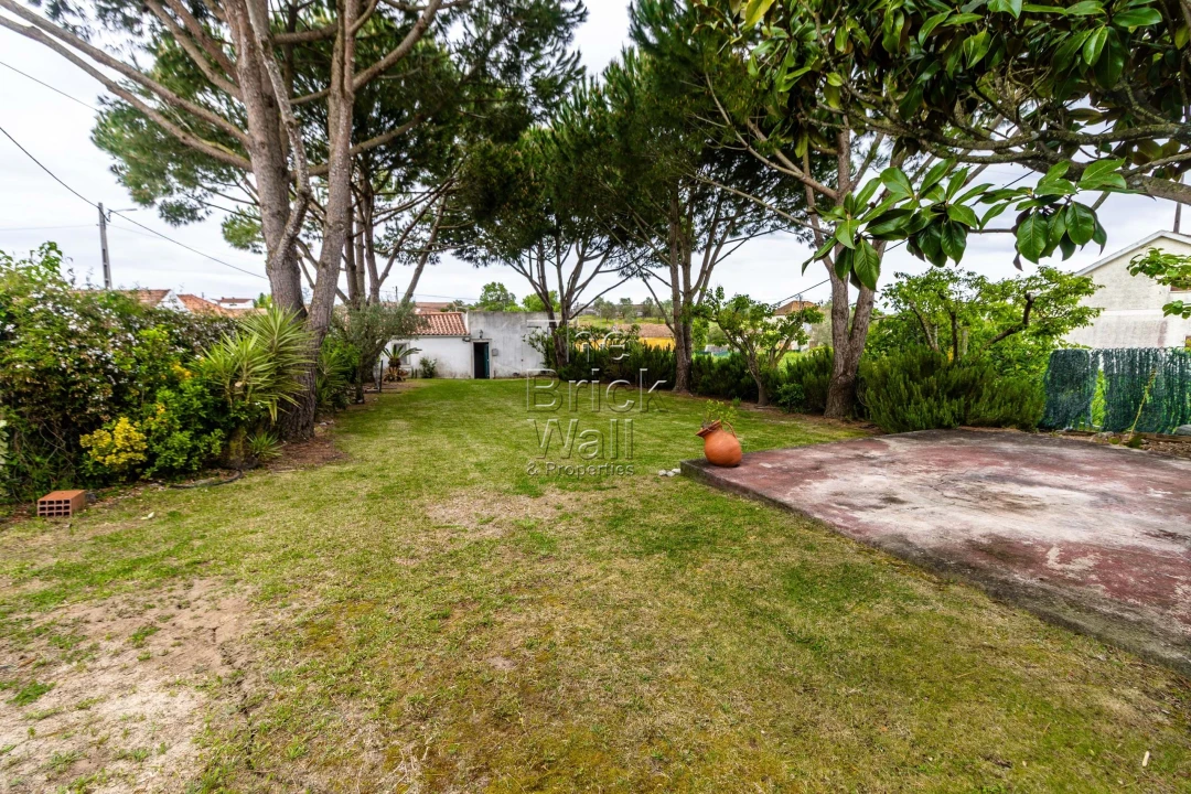 Moradia T2 para Venda em Almoster Foto 1