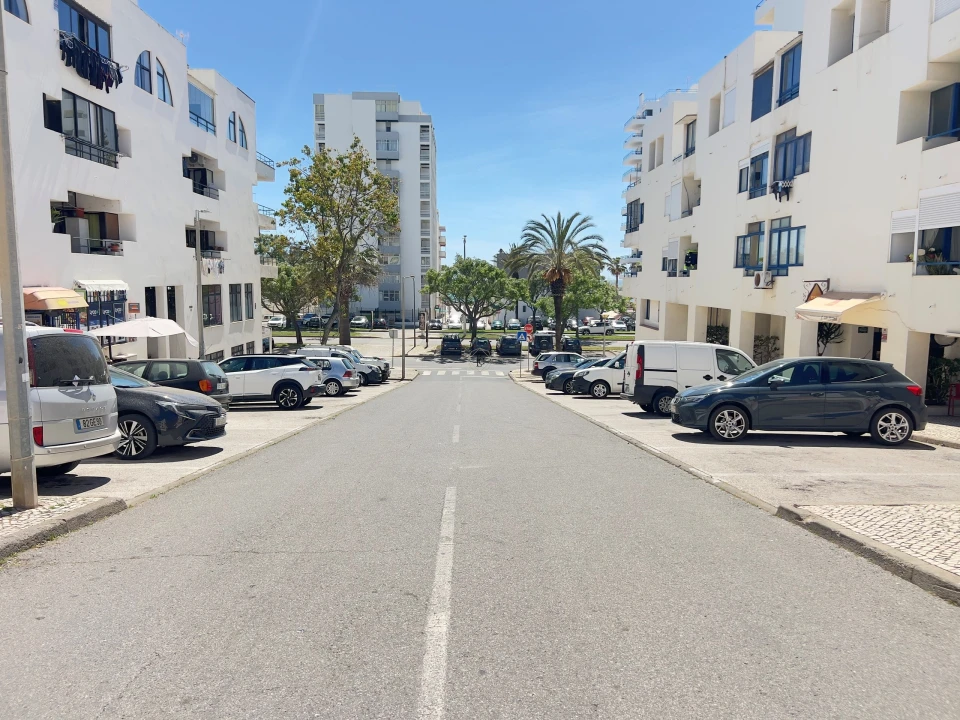 Apartamento T2 para Venda em Quarteira Foto 16