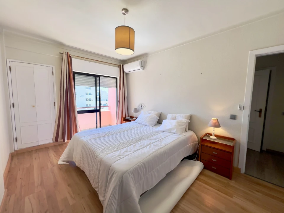 Apartamento T2 para Venda em Quarteira Foto 12