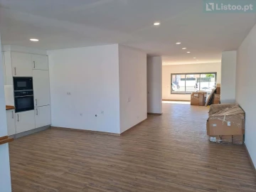 Moradia T3 para Venda em Quelfes