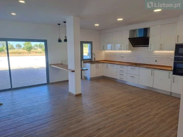 Moradia T3 para Venda em Quelfes