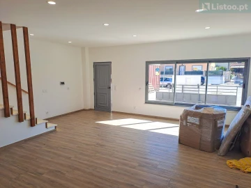 Moradia T3 para Venda em Quelfes