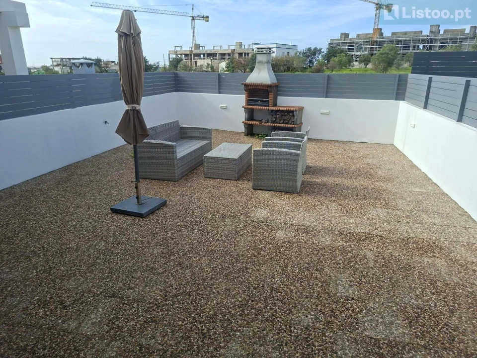 Moradia T3 para Venda em Quelfes Foto 1