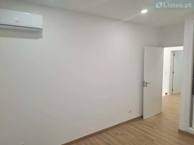 Moradia T3 para Venda em Quelfes Foto 50