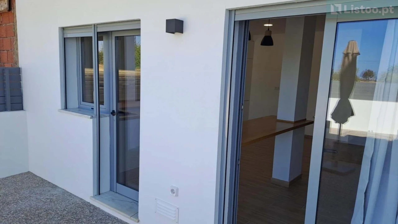 Moradia T3 para Venda em Quelfes Foto 15