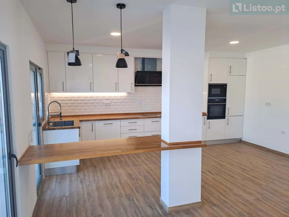 Moradia T3 para Venda em Quelfes Foto 37