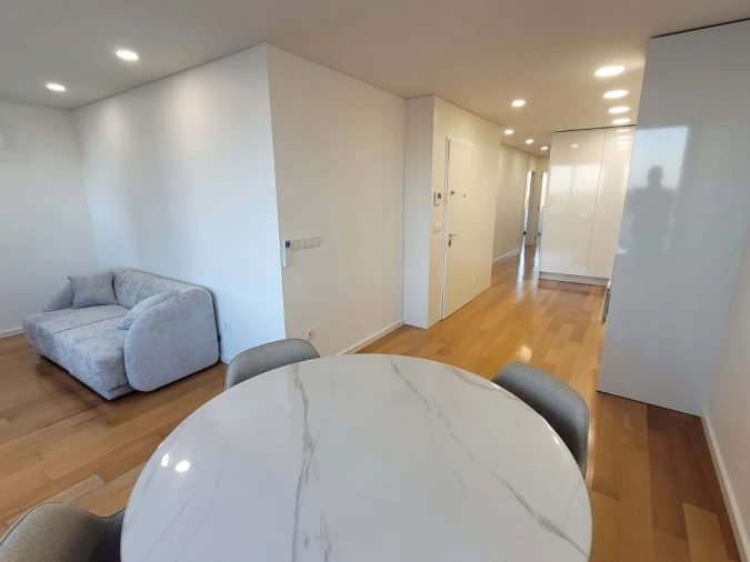 Apartamento T2 para Venda em Ramalde Foto 4