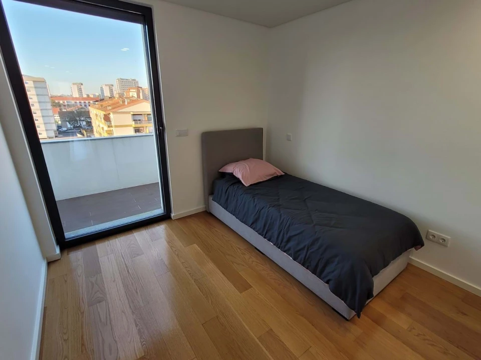 Apartamento T2 para Venda em Ramalde Foto 12