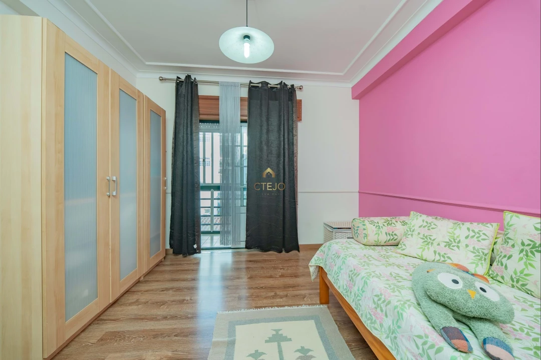 Apartamento T2 para Venda em Quinta do Conde Foto 13