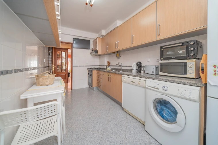 Apartamento T2 para Venda em Quinta do Conde Foto 3
