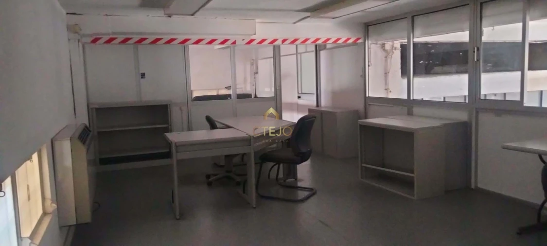 Negócio para Trespasse em Santa Iria de Azoia, São João da Talha e Bobadela Foto 3