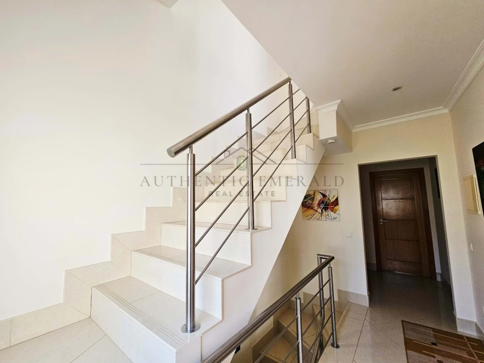 Moradia T4 para Venda em Quarteira Foto 7