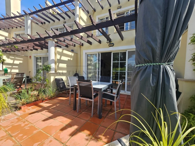 Moradia T4 para Venda em Quarteira Foto 2