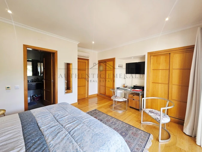 Moradia T4 para Venda em Quarteira Foto 13