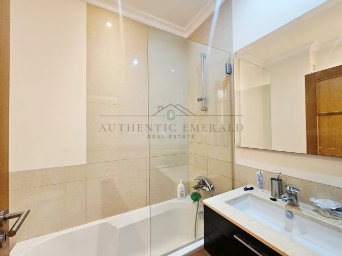 Moradia T4 para Venda em Quarteira Foto 17