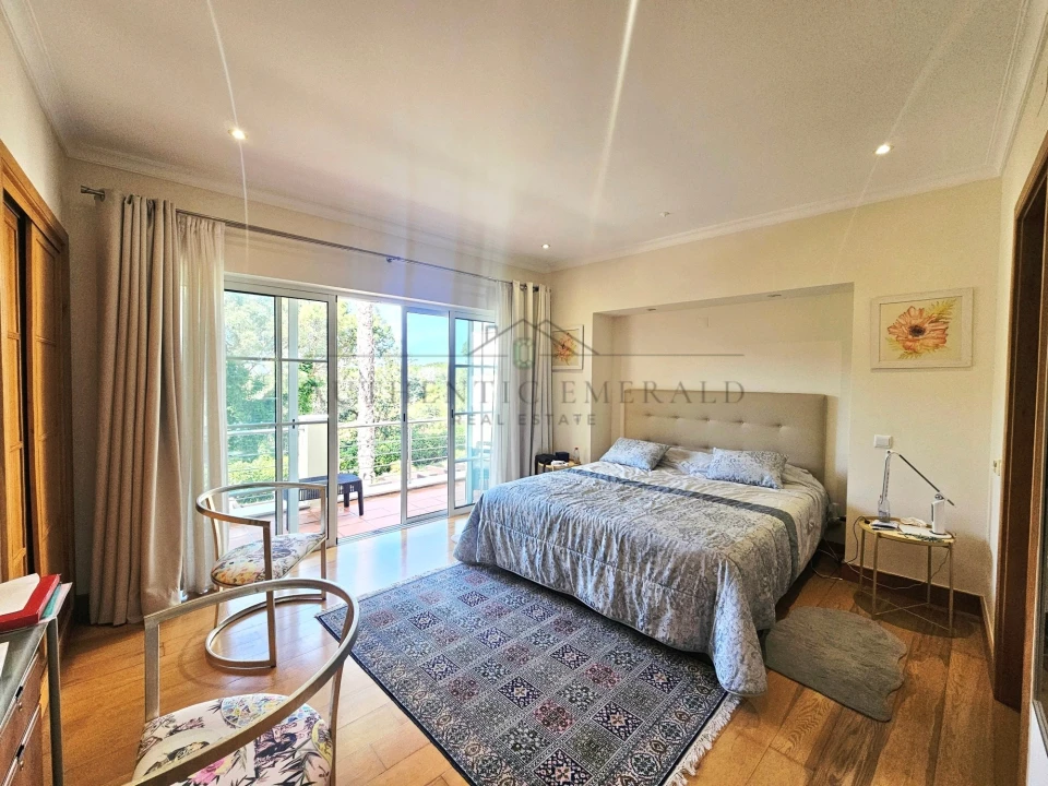 Moradia T4 para Venda em Quarteira Foto 12