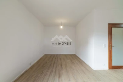 Apartamento T2 para Venda em Baguim do Monte (Rio Tinto)