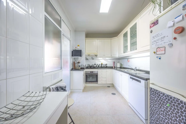 Apartamento T3 para Venda em Santa Marinha Foto 4