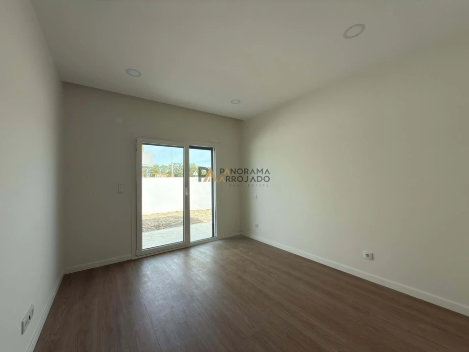 Moradia T4 para Venda em Quinta do Anjo Foto 31