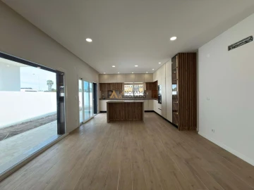 Moradia T4 para Venda em Quinta do Anjo