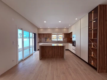 Moradia T4 para Venda em Quinta do Anjo