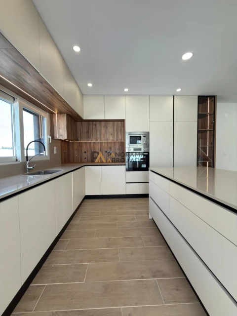 Moradia T4 para Venda em Quinta do Anjo