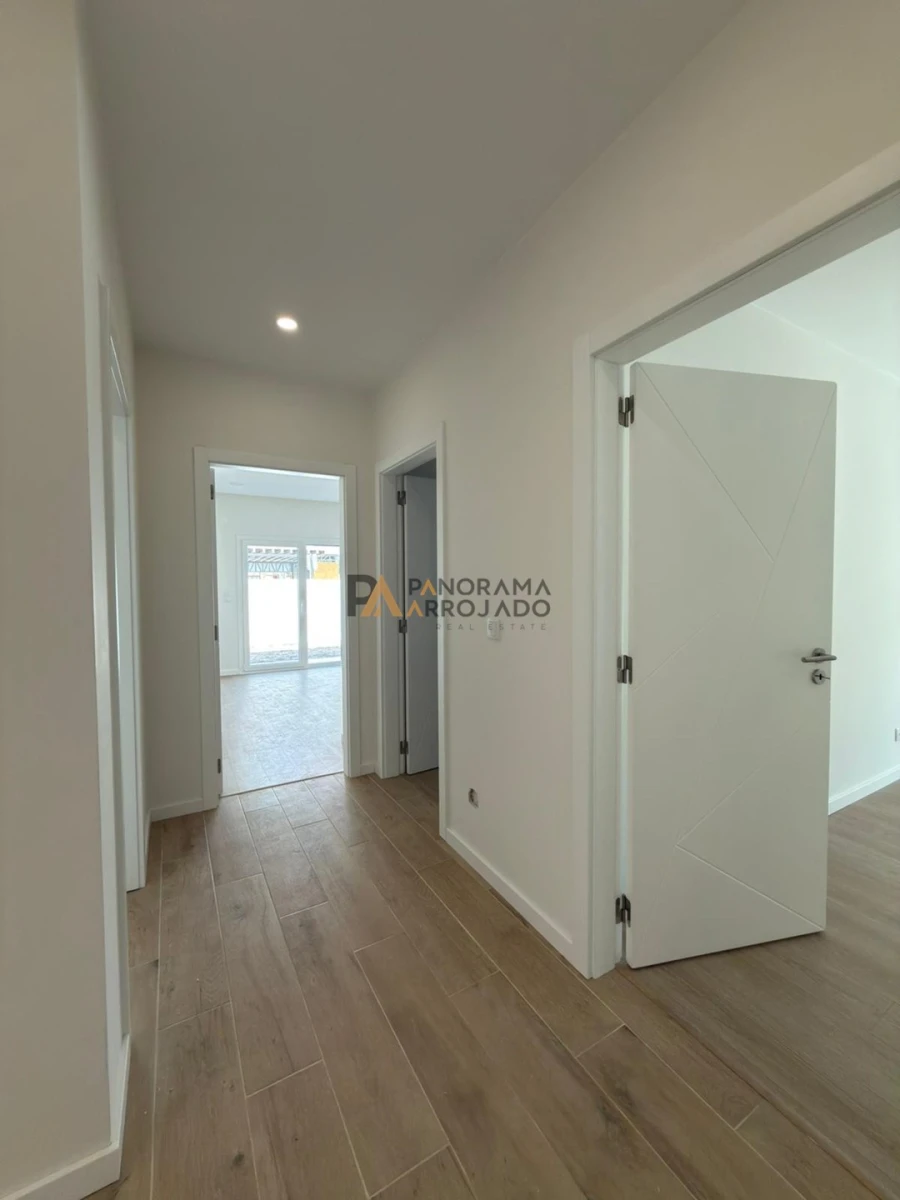 Moradia T4 para Venda em Quinta do Anjo Foto 14