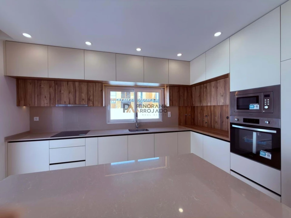 Moradia T4 para Venda em Quinta do Anjo Foto 11