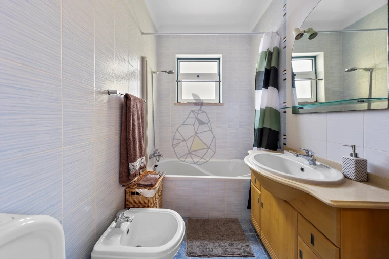 Apartamento T2 para Venda em Portimão Foto 17