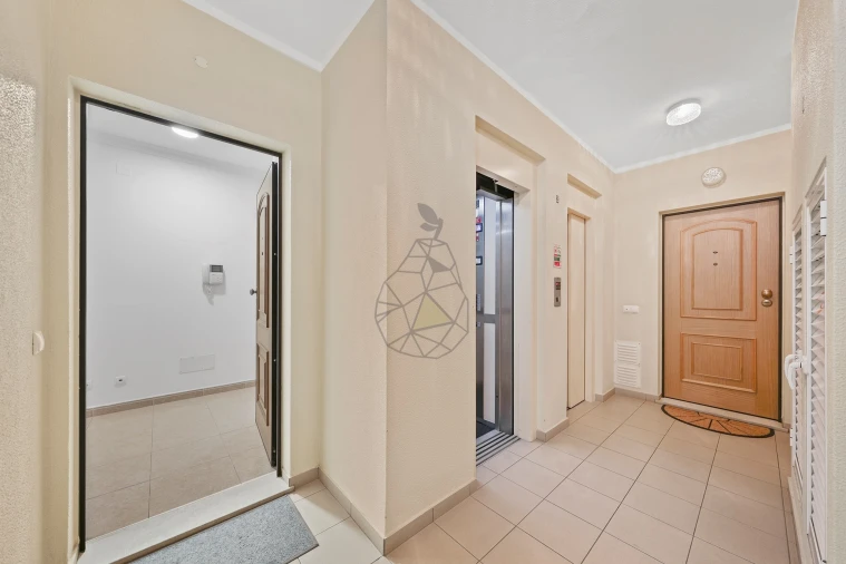 Apartamento T2 para Venda em Portimão Foto 30