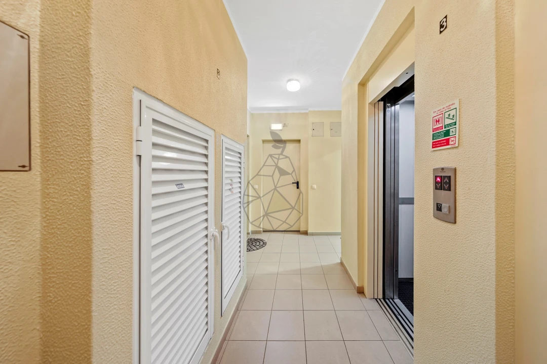 Apartamento T2 para Venda em Portimão Foto 32