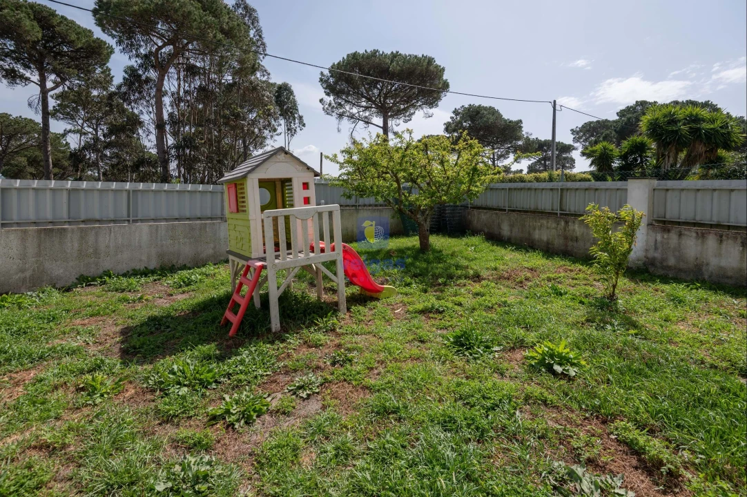 Moradia T5 para Venda em Santa Maria, São Pedro e Sobral da Lagoa Foto 16