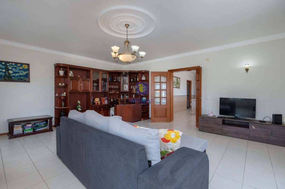 Moradia T5 para Venda em Santa Maria, São Pedro e Sobral da Lagoa Foto 44