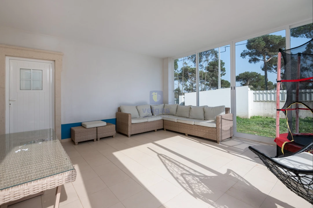 Moradia T5 para Venda em Santa Maria, São Pedro e Sobral da Lagoa Foto 35