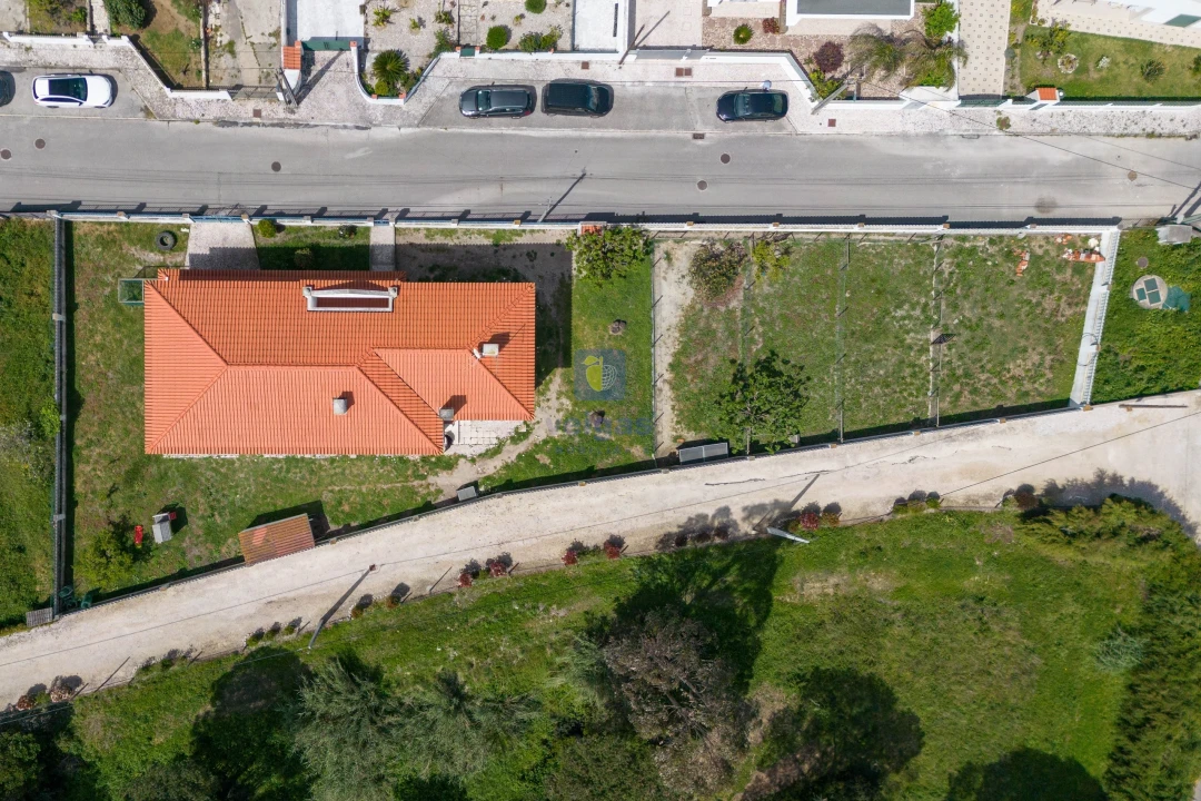 Moradia T5 para Venda em Santa Maria, São Pedro e Sobral da Lagoa Foto 5