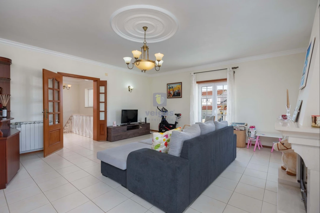 Moradia T5 para Venda em Santa Maria, São Pedro e Sobral da Lagoa Foto 43