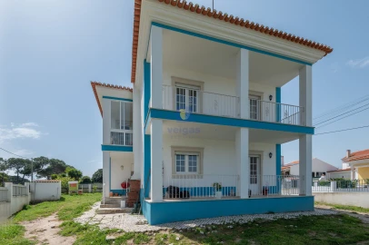 Moradia T5 para Venda em Santa Maria, São Pedro e Sobral da Lagoa