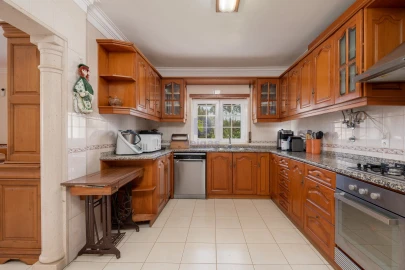 Moradia T5 para Venda em Santa Maria, São Pedro e Sobral da Lagoa