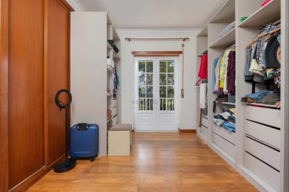 Moradia T5 para Venda em Santa Maria, São Pedro e Sobral da Lagoa