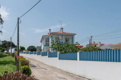 Moradia T5 para Venda em Santa Maria, São Pedro e Sobral da Lagoa