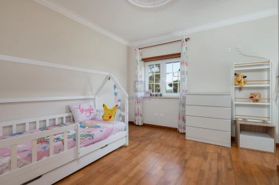 Moradia T5 para Venda em Santa Maria, São Pedro e Sobral da Lagoa