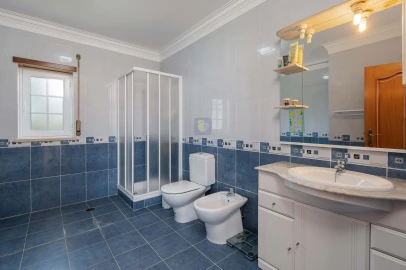 Moradia T5 para Venda em Santa Maria, São Pedro e Sobral da Lagoa