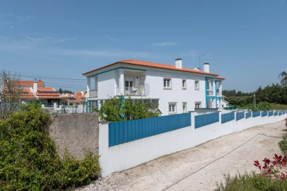 Moradia T5 para Venda em Santa Maria, São Pedro e Sobral da Lagoa